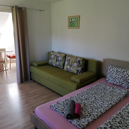 Apartment Marjetka Zirovnica ภายนอก รูปภาพ