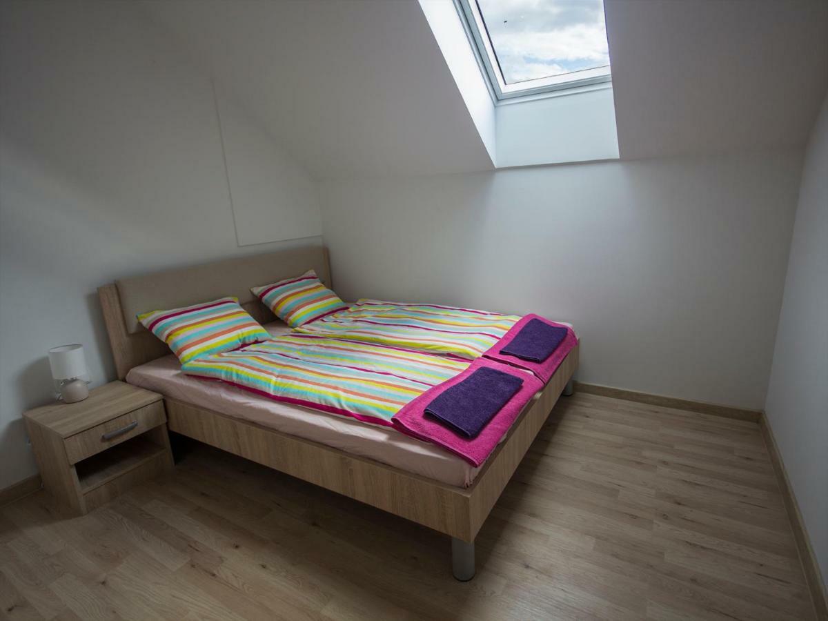 Apartment Marjetka Zirovnica ภายนอก รูปภาพ